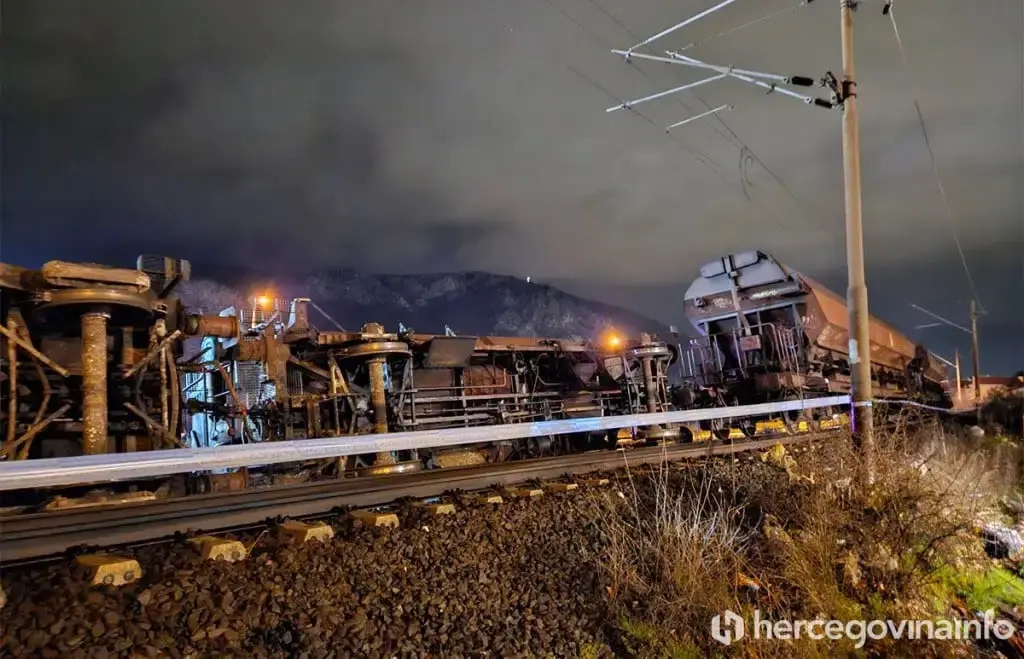 Vagoni teretnog vlaka u mjestu Opine kod Mostara iskočili iz tračnica